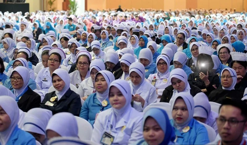 Malaysian nurses are facing a tough time, forced to work extra unpaid hours while the global capitalist crisis deepens.