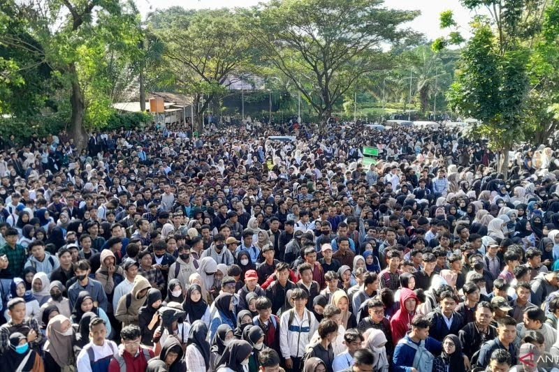 PRK Ayer Kuning: Kelesuan dalam kalangan pengundi terhadap proses politik dan peningkatan undi yang ketara untuk parti PSM 18 2025 07 11 kecoh pameran kerja bekasi indonesia perserikatan sosialis sosialis alternatif PRK Ayer Kuning: Kelesuan dalam kalangan pengundi terhadap proses politik dan peningkatan undi yang ketara untuk parti PSM Sosialis Alternatif
