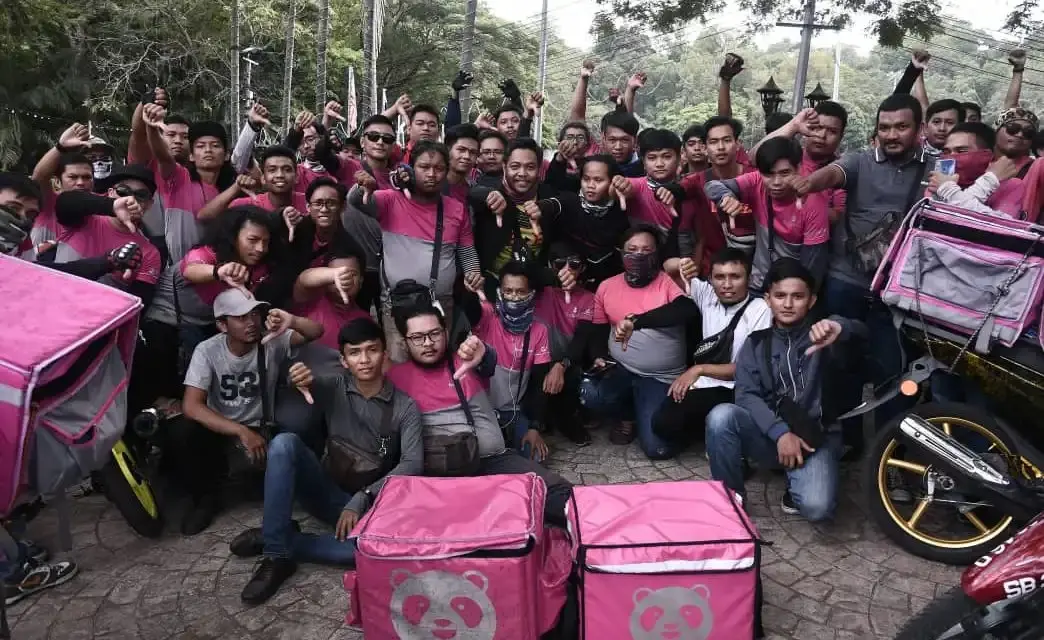 RUU Pekerja Gig : Hak Pekerja Sedia Ada Diketepikan, Kelas Pekerja dan Anak Muda Harus Bina Penentangan yang Mandiri — Tuntut Akta Pekerja yang Lebih Progresif 6 2025 10 15 ruu pekerja gig malaysia analisis sosialis alternatif RUU Pekerja Gig : Hak Pekerja Sedia Ada Diketepikan, Kelas Pekerja dan Anak Muda Harus Bina Penentangan yang Mandiri — Tuntut Akta Pekerja yang Lebih Progresif Sosialis Alternatif