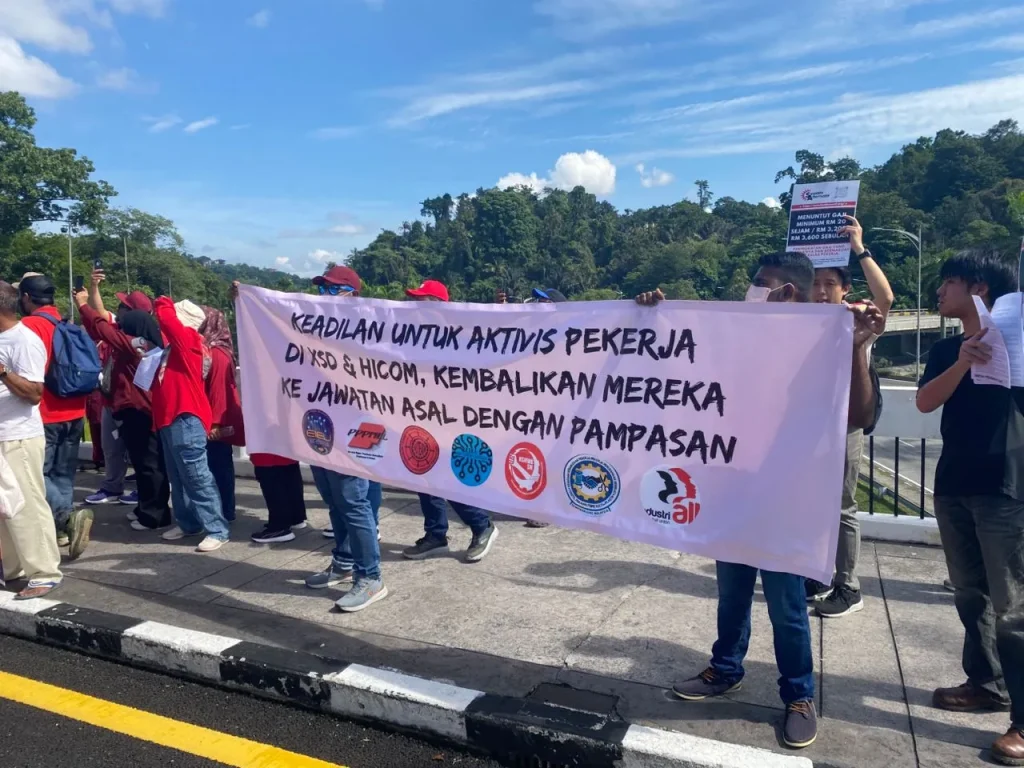 Solidariti buat PPPMEU, EIEUNR, NUTEAIW dan EIEUSR 10 Pekerja juga menuntut supaya aktivis-aktivis pekerja yang militan yang telah dipecat akibat balas dendam kapitalis dikembalikan ke jawatan asal dengan pampasan adil.