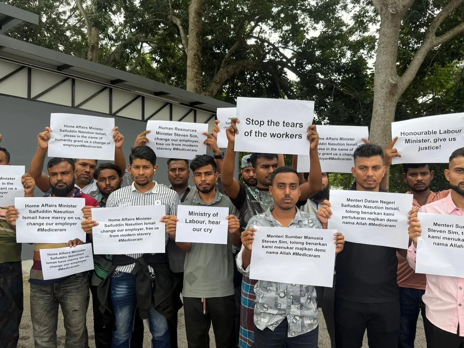 International Solidarity Campaign: Justice for the 177 Fired Mediceram Workers 1 Bangladeshi workers organizing in protest against slave-like conditions at Mediceram Malaysia, despite repeated criminal actions taken by the employers against them.