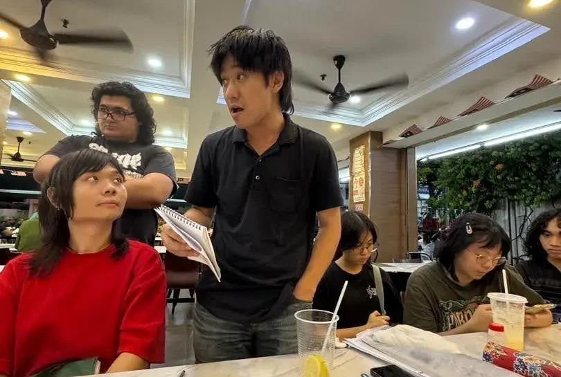 Sesi refleksi bersama ahli berbincang tentang keperluan membina politik pekerja demokratik dan akar umbi.