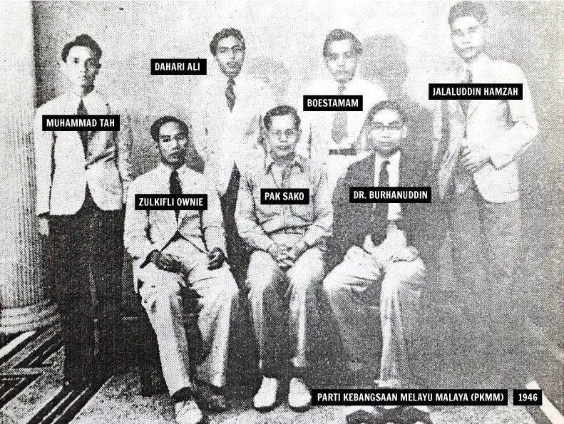 Hartal 1947 2 Pemimpin PKMM. Foto ini sendiri dilabelkan 1946; nama-nama asal dikekalkan.