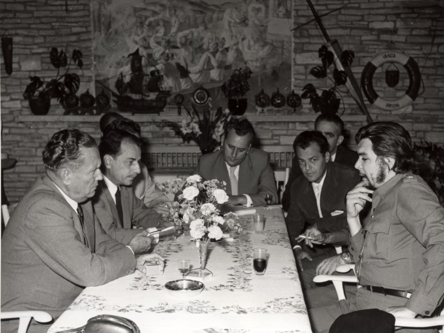 Che Guevara: Legasi Revolusi dan Pengajaran Perjuangannya 5 Che Guevara dan misi muhibah Cuba bertemu Presiden Yugoslavia Josip Broz Tito di Brioni, 10 Ogos 1959.